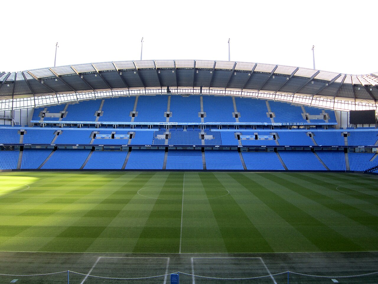 Etihad Stadium, stadion Manchester City, 2 lutego 2013 r. Zdjęcie archiwalne; nie przedstawia opisywanego zdarzenia Plik bez zmian redakcyjnych; miniatura dopasowana do układu strony.