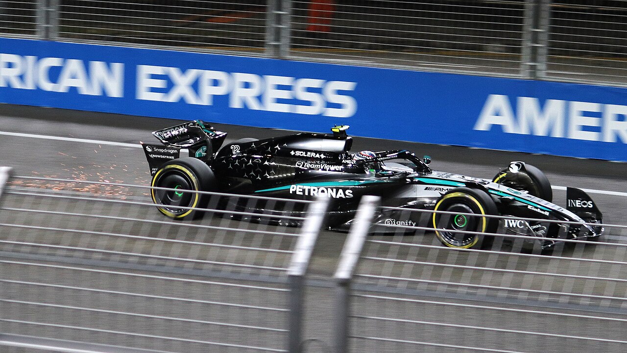 Kimi Antonelli podczas drugiego treningu przed Grand Prix Singapuru, 3 października 2025 r. Zdjęcie archiwalne; nie przedstawia opisywanego zdarzenia Plik bez zmian redakcyjnych; miniatura dopasowana do układu strony.
