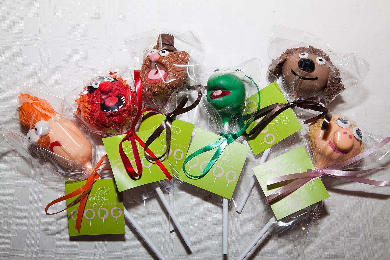Słodycze Dollypops przedstawiające postacie Muppetów, sfotografowane 4 marca 2012 roku. Zdjęcie archiwalne; nie przedstawia opisywanego zdarzenia Plik bez zmian redakcyjnych; miniatura dopasowana do układu strony.