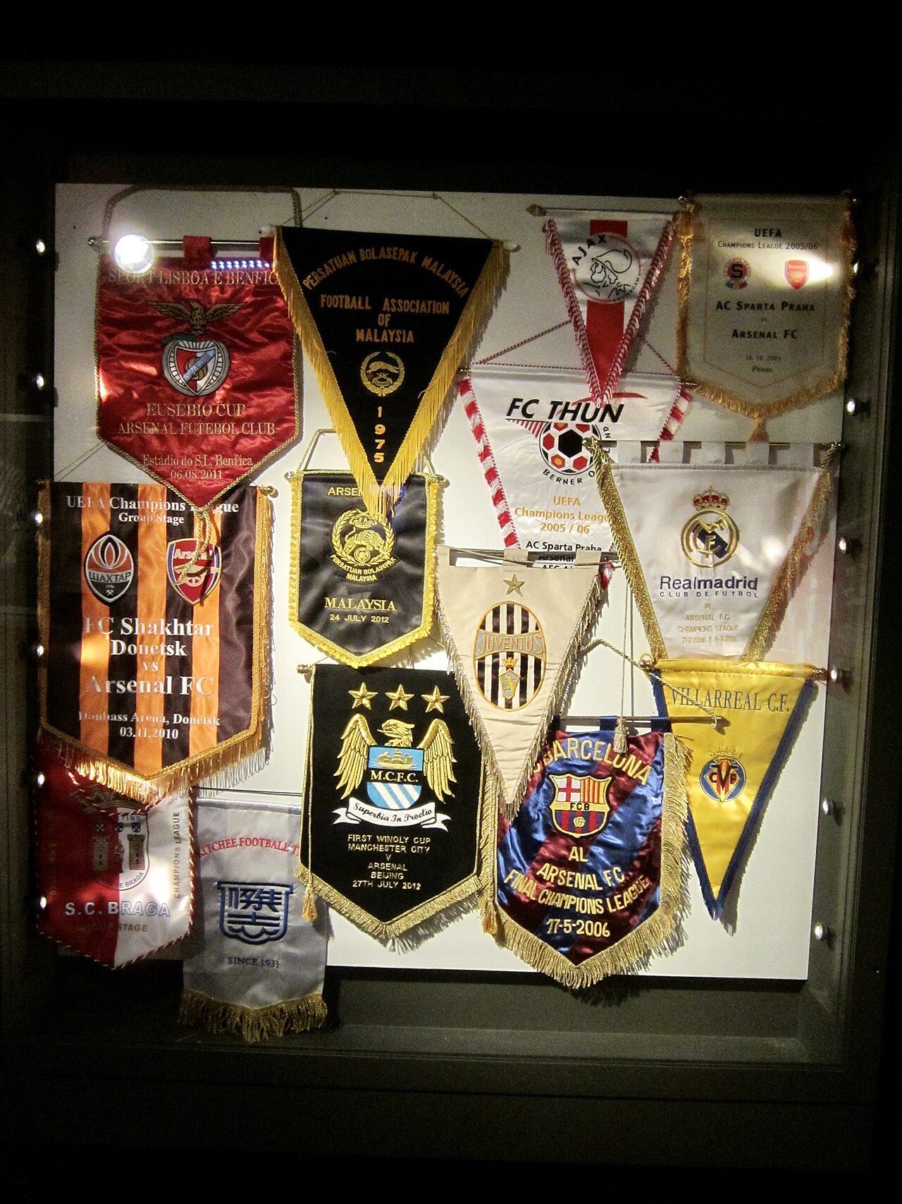 Stadion Emirates (Arsenal Football Club), 17 lutego 2013 r. Zdjęcie archiwalne; nie przedstawia opisywanego zdarzenia Plik bez zmian redakcyjnych; miniatura dopasowana do układu strony.